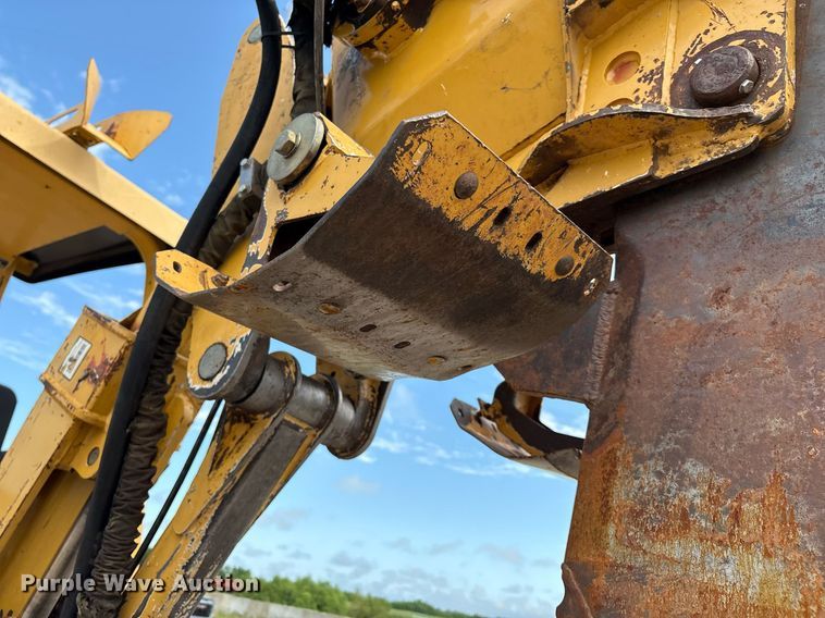 image for item EM2599 2012 Vermeer RTX 1250 cable plow