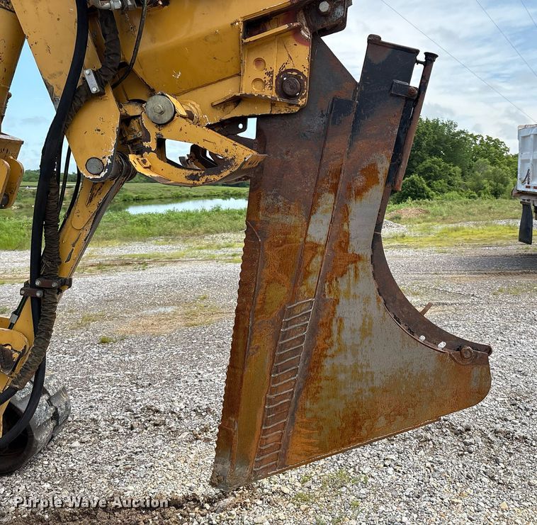 image for item EM2599 2012 Vermeer RTX 1250 cable plow