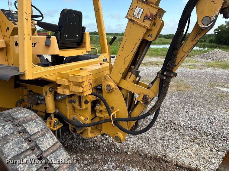 image for item EM2599 2012 Vermeer RTX 1250 cable plow