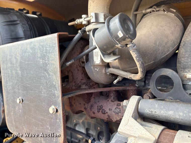 image for item EM2599 2012 Vermeer RTX 1250 cable plow