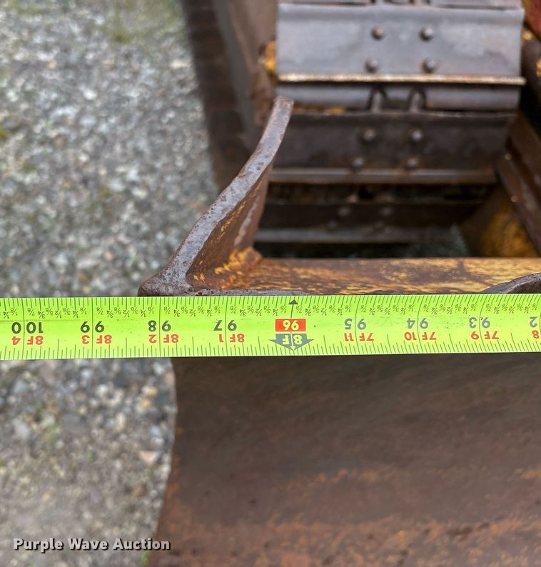 image for item EM2600 1995 Caterpillar D4C dozer