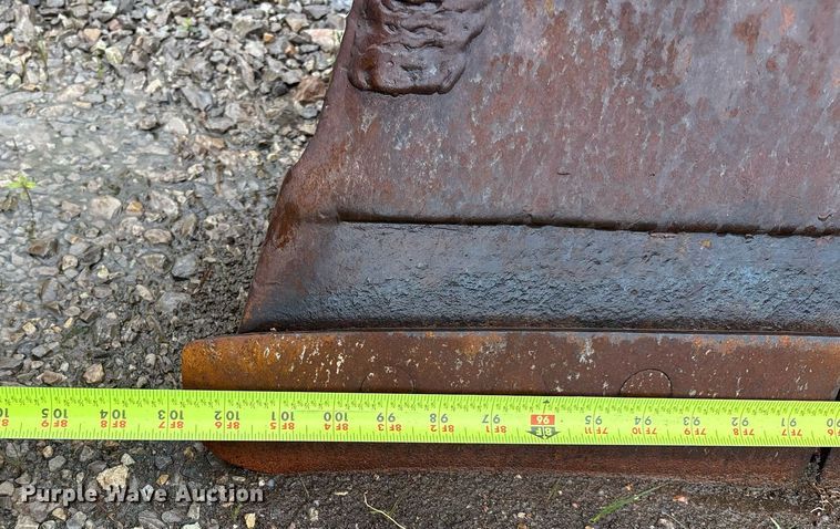 image for item EM2600 1995 Caterpillar D4C dozer