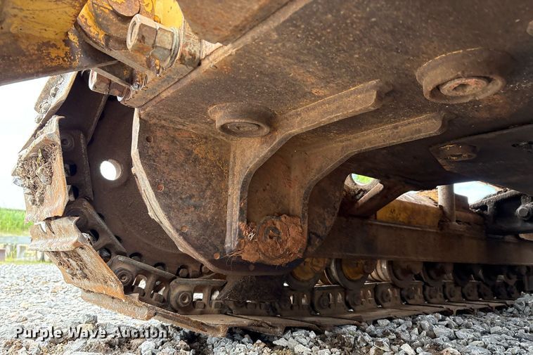 image for item EM2600 1995 Caterpillar D4C dozer