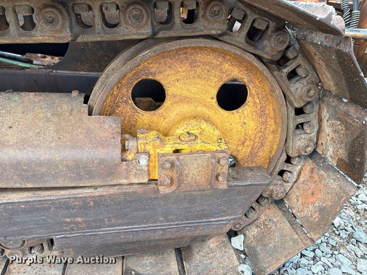 image for item EM2600 1995 Caterpillar D4C dozer