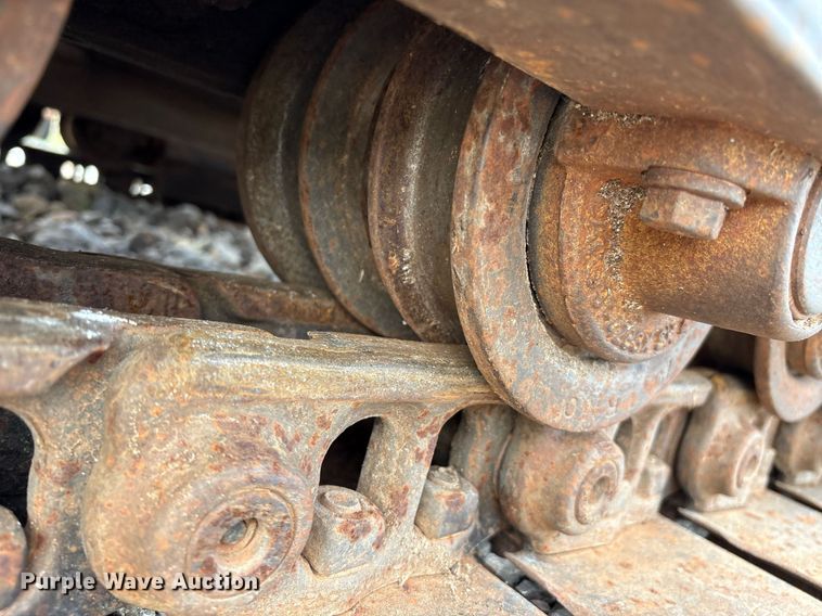 image for item EM2600 1995 Caterpillar D4C dozer