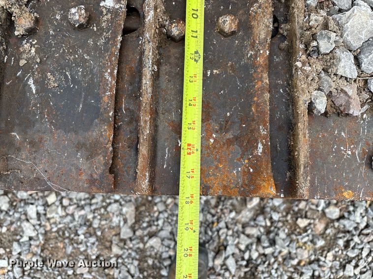 image for item EM2600 1995 Caterpillar D4C dozer