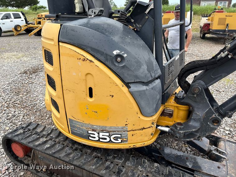 image for item EM2601 2014 John Deere 35G mini excavator