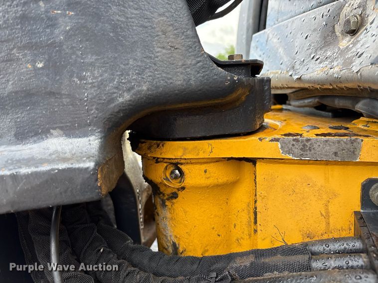 image for item EM2601 2014 John Deere 35G mini excavator