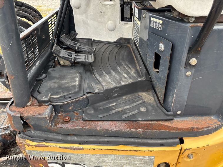 image for item EM2601 2014 John Deere 35G mini excavator