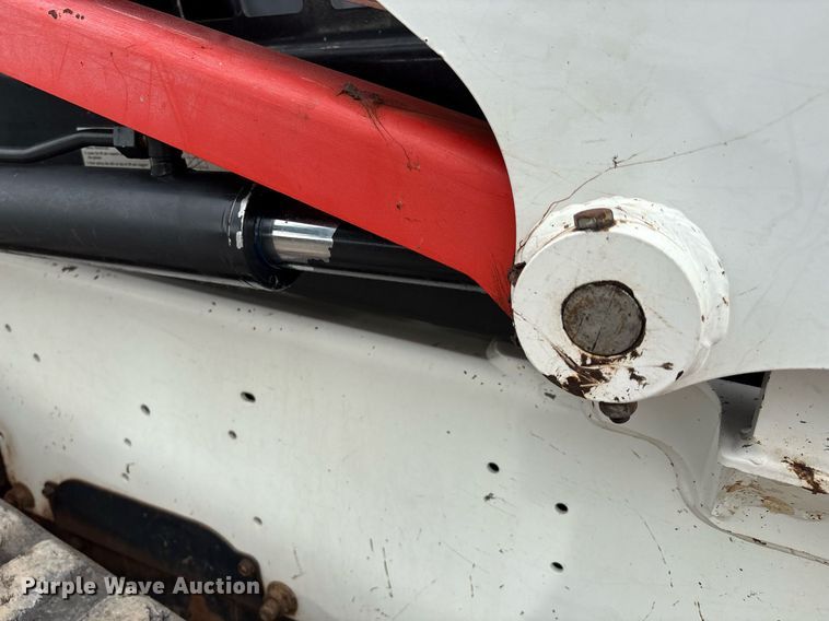 image for item EM2627 2017 Bobcat T630 tracked skid steer loader