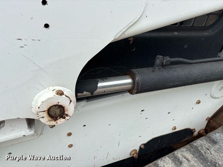 image for item EM2627 2017 Bobcat T630 tracked skid steer loader