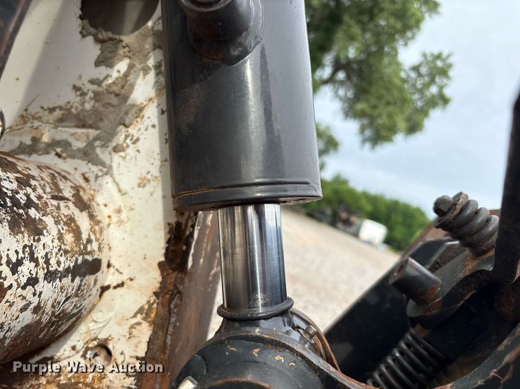 image for item EM2627 2017 Bobcat T630 tracked skid steer loader