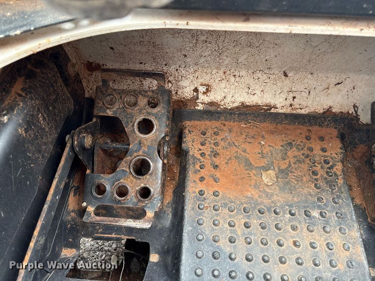 image for item EM2627 2017 Bobcat T630 tracked skid steer loader