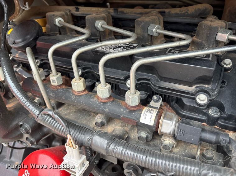 image for item EM2627 2017 Bobcat T630 tracked skid steer loader