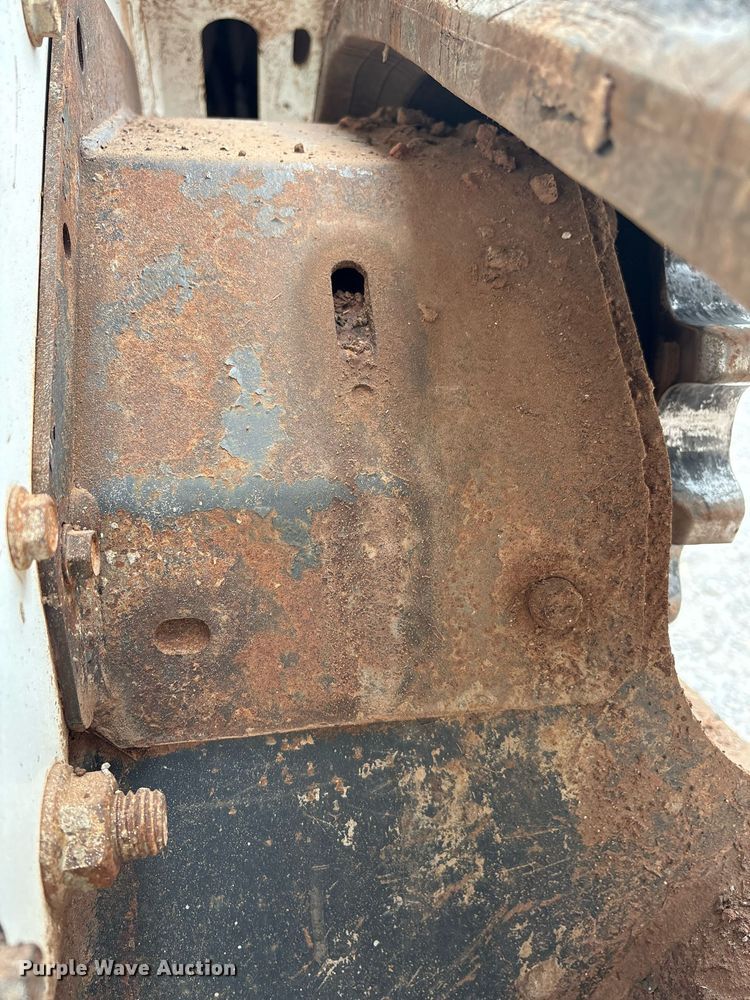 image for item EM2627 2017 Bobcat T630 tracked skid steer loader