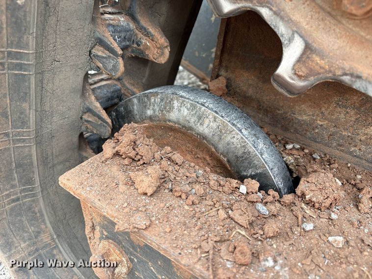 image for item EM2627 2017 Bobcat T630 tracked skid steer loader