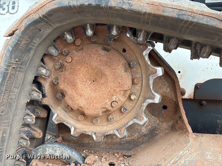 image for item EM2627 2017 Bobcat T630 tracked skid steer loader