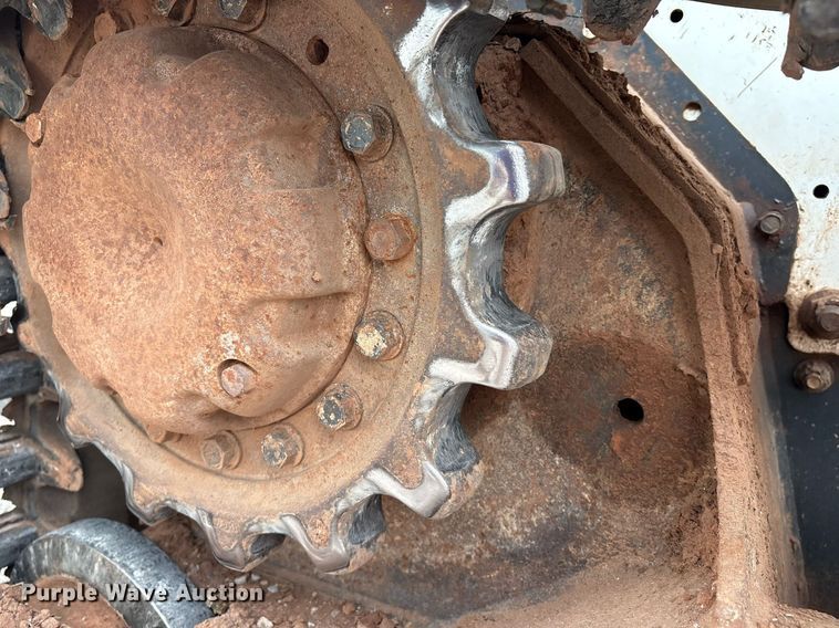 image for item EM2627 2017 Bobcat T630 tracked skid steer loader