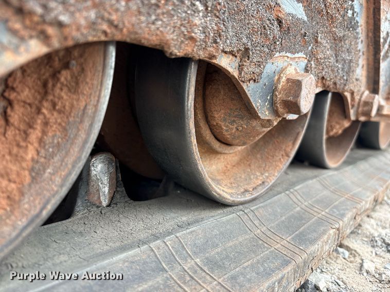 image for item EM2627 2017 Bobcat T630 tracked skid steer loader