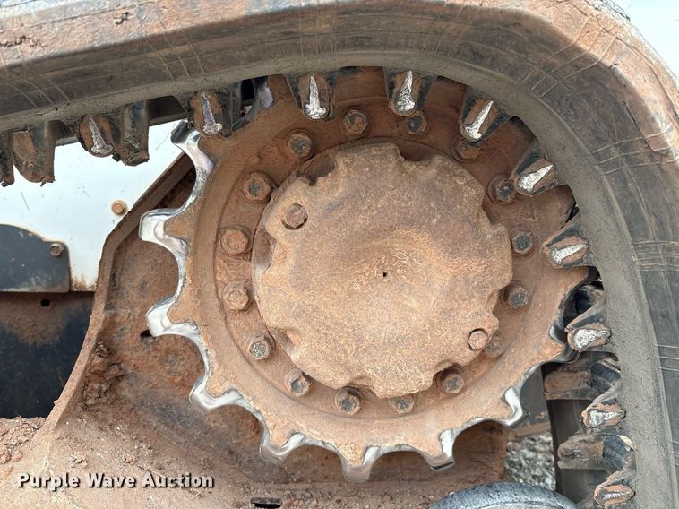 image for item EM2627 2017 Bobcat T630 tracked skid steer loader