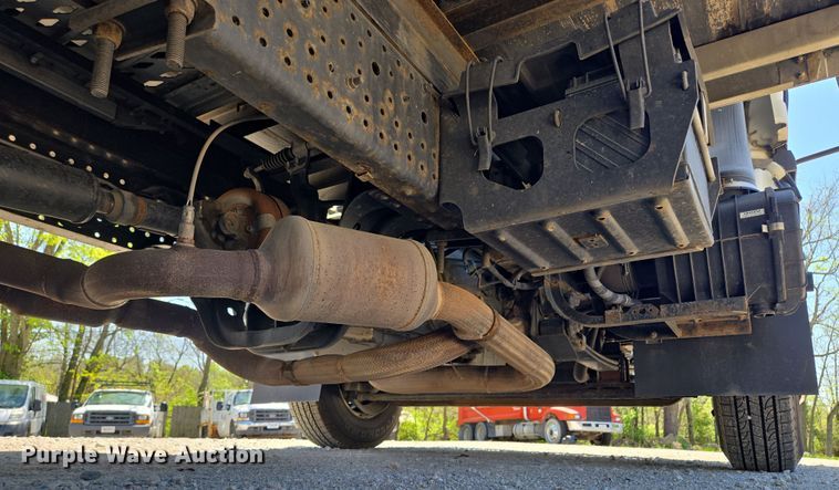 image for item EM7103 2019 Isuzu  NPR  box truck