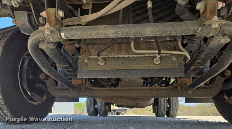 image for item EM7103 2019 Isuzu  NPR  box truck