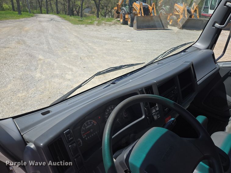 image for item EM7103 2019 Isuzu  NPR  box truck