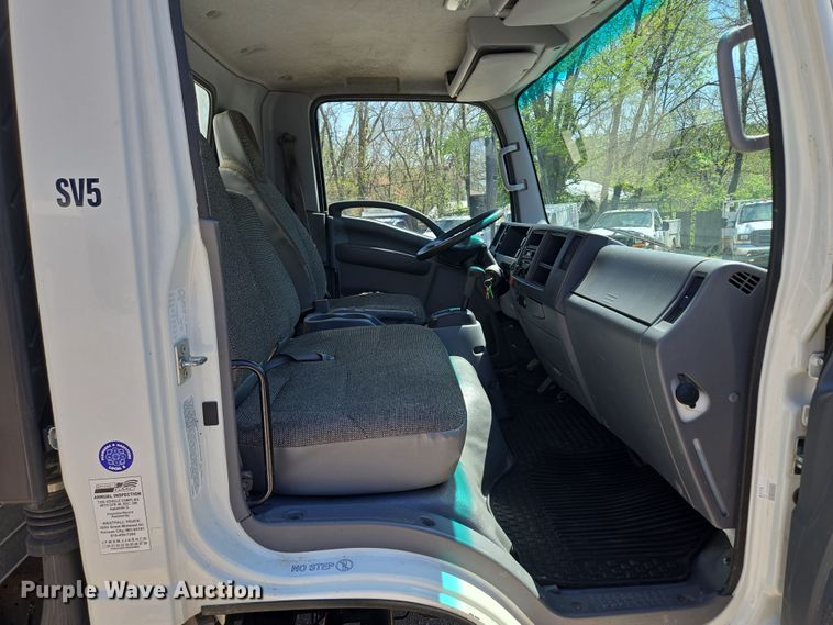 image for item EM7103 2019 Isuzu  NPR  box truck