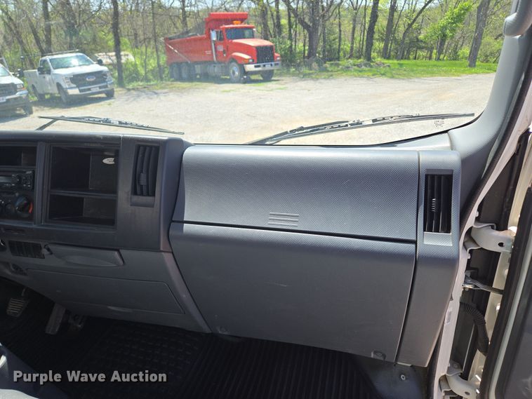 image for item EM7103 2019 Isuzu  NPR  box truck