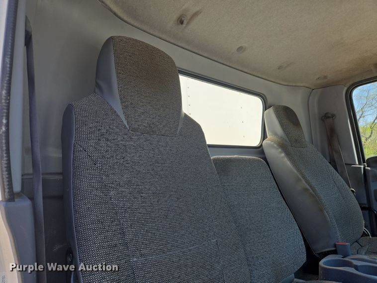 image for item EM7103 2019 Isuzu  NPR  box truck