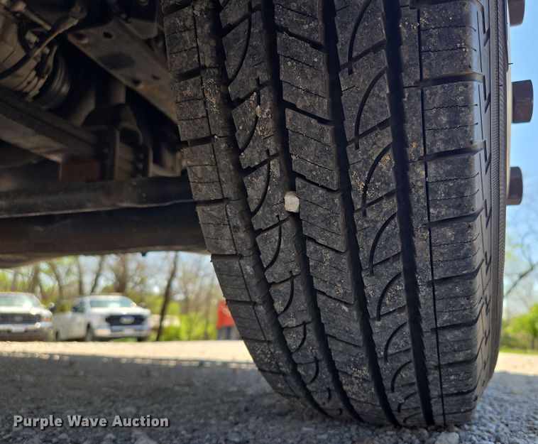 image for item EM7103 2019 Isuzu  NPR  box truck