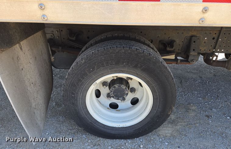 image for item EM7103 2019 Isuzu  NPR  box truck