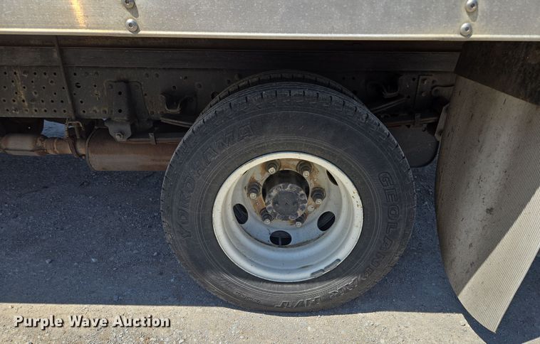 image for item EM7103 2019 Isuzu  NPR  box truck