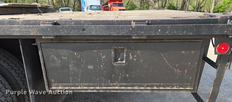 image for item EM7107 1997 GMC C7500 crane truck