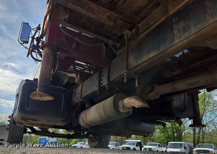 image for item EM7107 1997 GMC C7500 crane truck