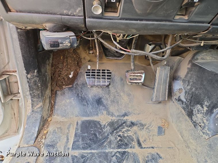 image for item EM7107 1997 GMC C7500 crane truck