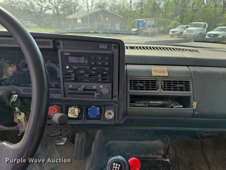 image for item EM7107 1997 GMC C7500 crane truck