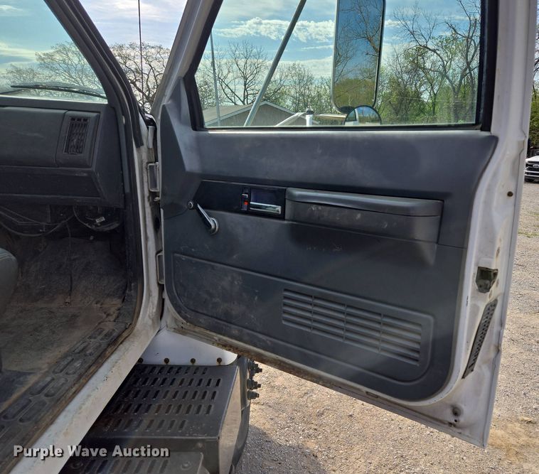 image for item EM7107 1997 GMC C7500 crane truck