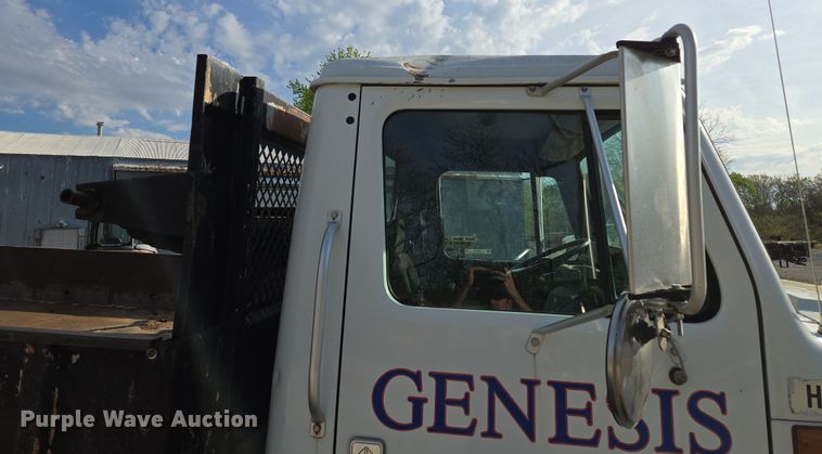 image for item EM7108 1995 International  4700 DT466 dump flatbed truck