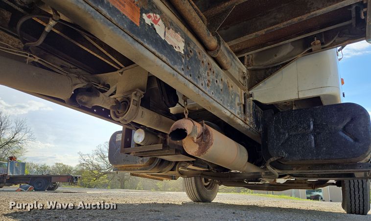 image for item EM7108 1995 International  4700 DT466 dump flatbed truck