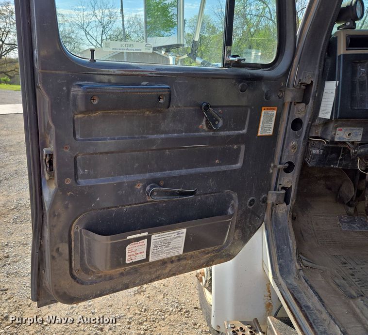 image for item EM7108 1995 International  4700 DT466 dump flatbed truck