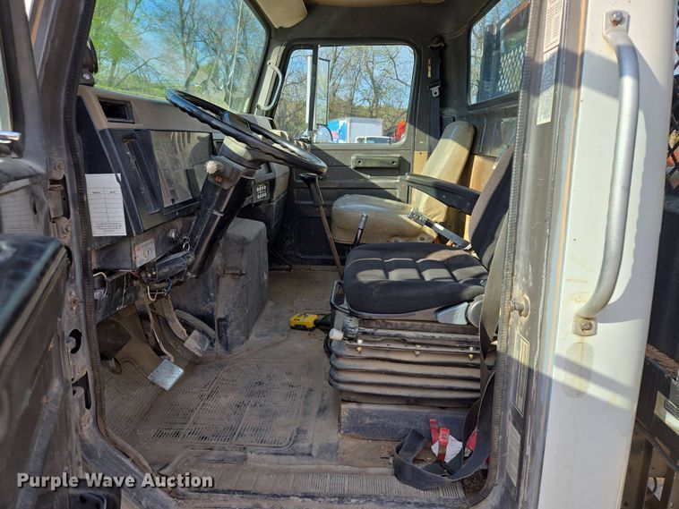 image for item EM7108 1995 International  4700 DT466 dump flatbed truck