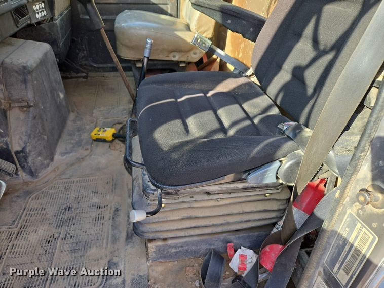 image for item EM7108 1995 International  4700 DT466 dump flatbed truck