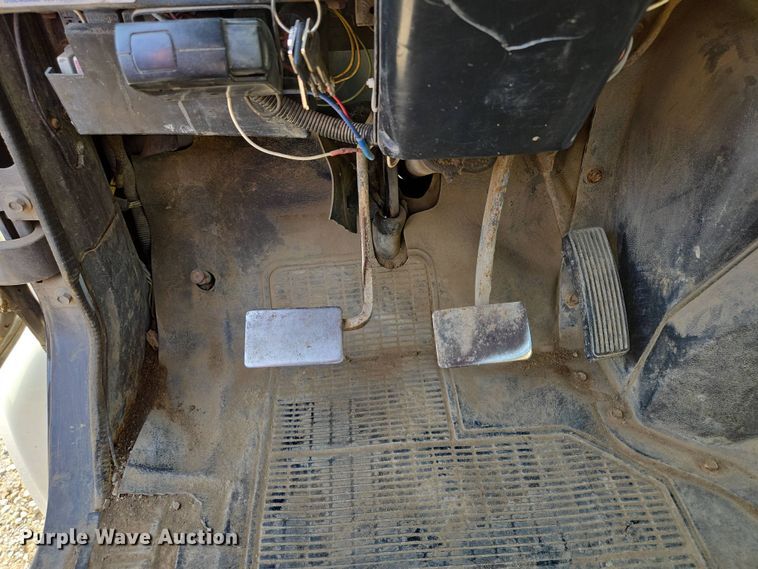 image for item EM7108 1995 International  4700 DT466 dump flatbed truck