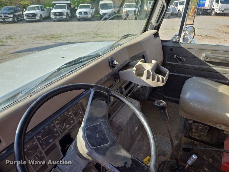 image for item EM7108 1995 International  4700 DT466 dump flatbed truck