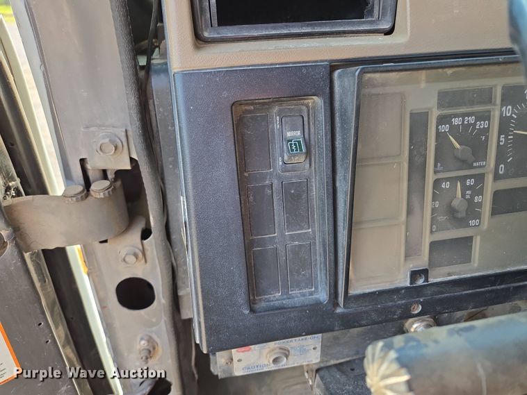 image for item EM7108 1995 International  4700 DT466 dump flatbed truck