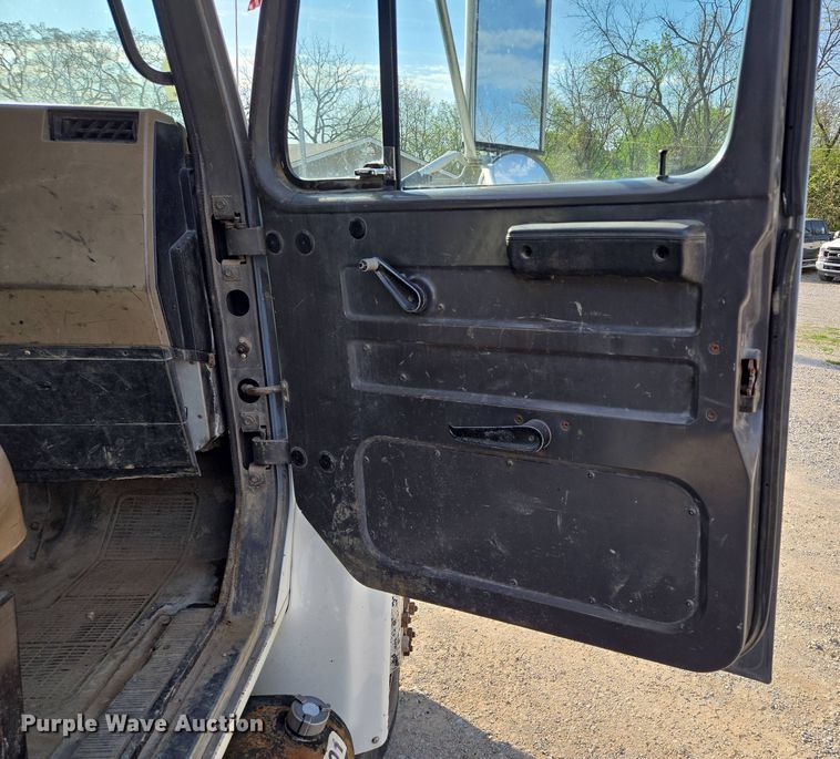 image for item EM7108 1995 International  4700 DT466 dump flatbed truck