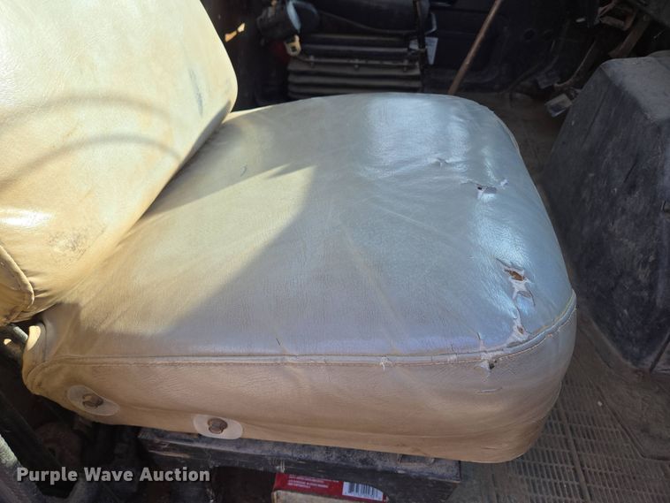 image for item EM7108 1995 International  4700 DT466 dump flatbed truck