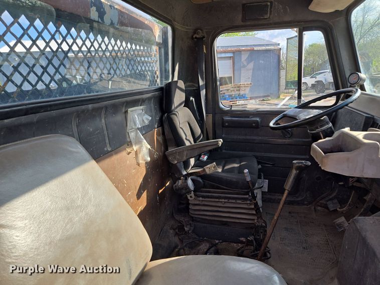 image for item EM7108 1995 International  4700 DT466 dump flatbed truck