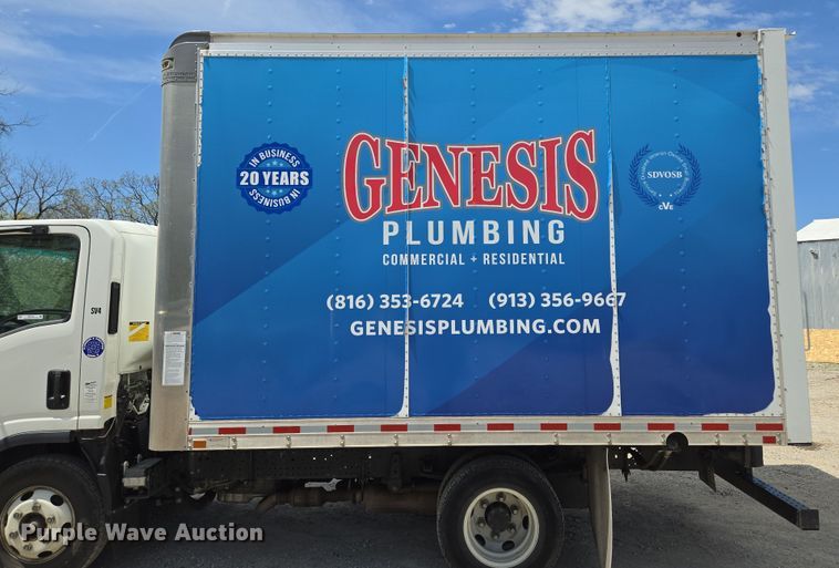 image for item EM7150 2019 Isuzu  NPR box truck